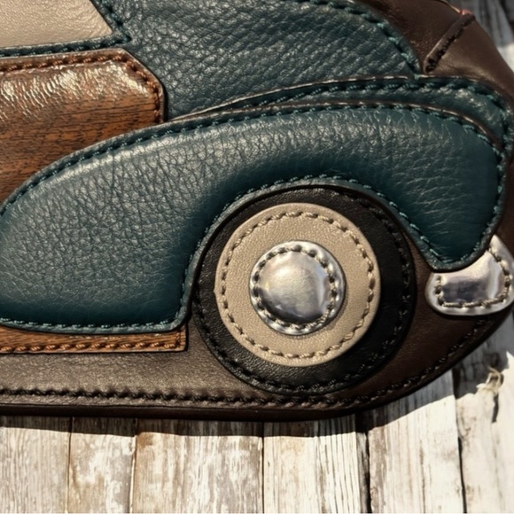 VERY RARE NWT Kate Spade 2012 Knock On Wood Appliqué Vintage Woody Wagon Clutch - Picture 11 of 16